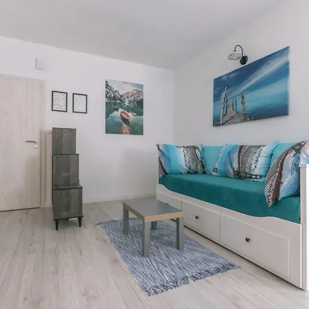 Hedon-stone * Starigrad Paklenica