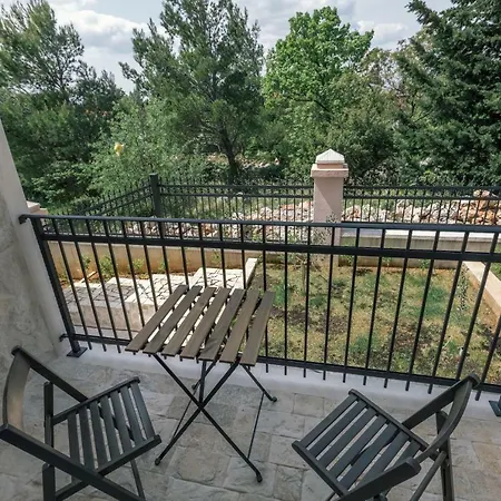 Hedon-stone Appartement *