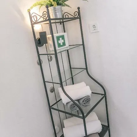 Hedon-stone Starigrad Paklenica