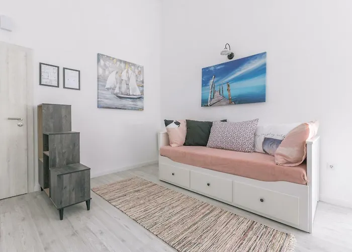 Hedon-stone Apartment
