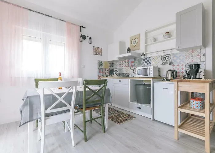 Hedon-stone Apartment Starigrad Paklenica