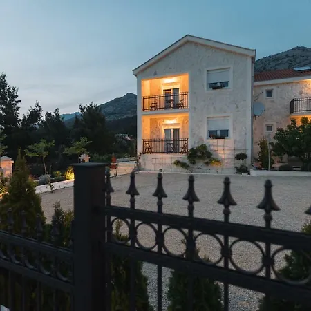 Hedon-stone Starigrad Paklenica