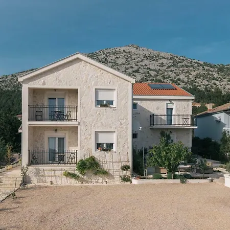 Apartment Hedon-stone Starigrad Paklenica