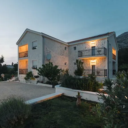 Hedon-stone