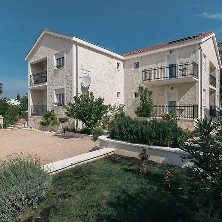 Hedon-stone Apartment