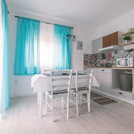 Hedon-stone Apartment