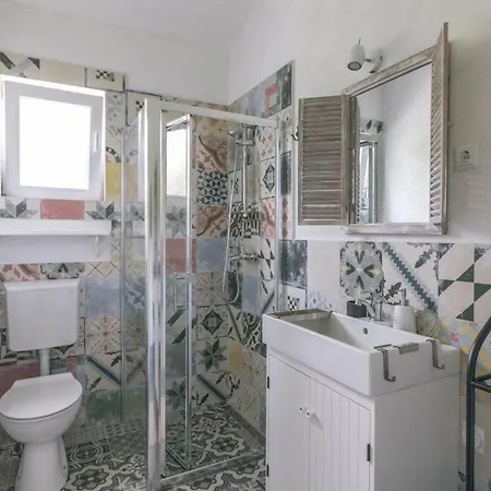 Apartment Hedon-stone Starigrad Paklenica