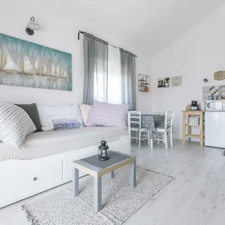 Hedon-stone Apartment Starigrad Paklenica