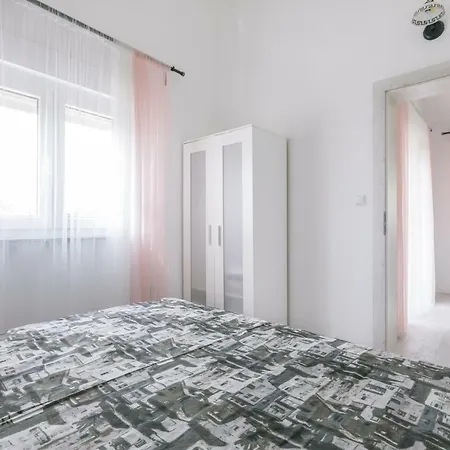 Apartment Hedon-stone