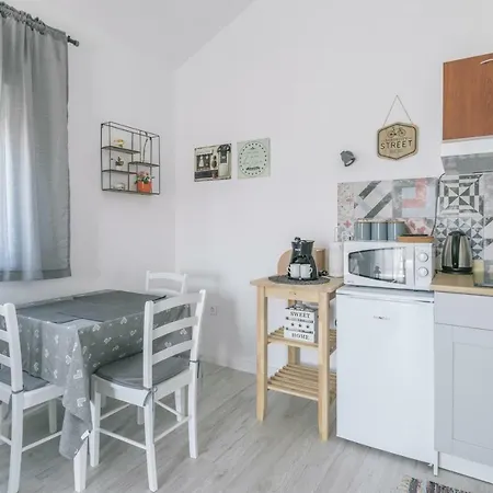 Hedon-stone Apartman *