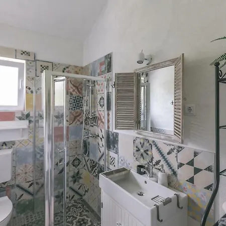 Hedon-stone Apartment *