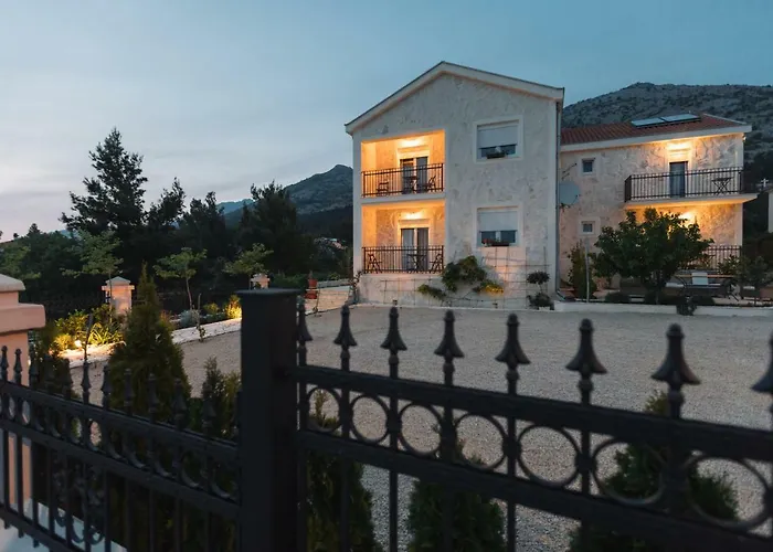 Hedon-stone Starigrad Paklenica