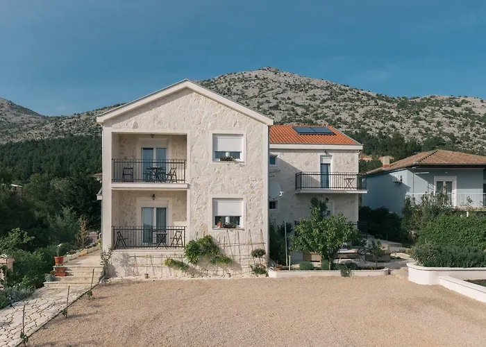 Appartamento Hedon-stone Starigrad Paklenica