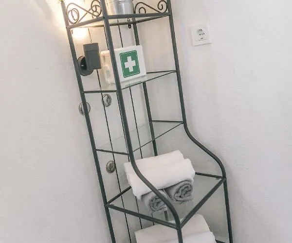 Hedon-stone Starigrad Paklenica