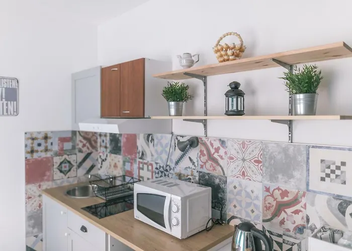 Hedon-stone * Starigrad Paklenica