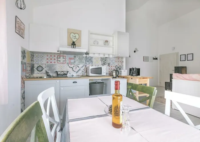 Hedon-stone * Starigrad Paklenica